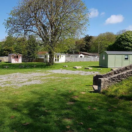 Acorn Camping And Caravan Park 兰特威特马哲 外观 照片