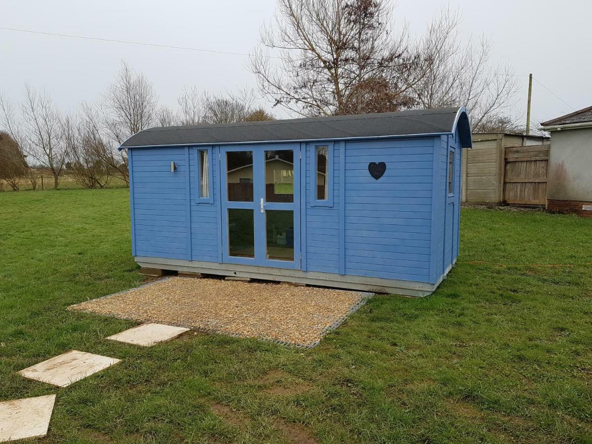 Acorn Camping And Caravan Park 兰特威特马哲 外观 照片