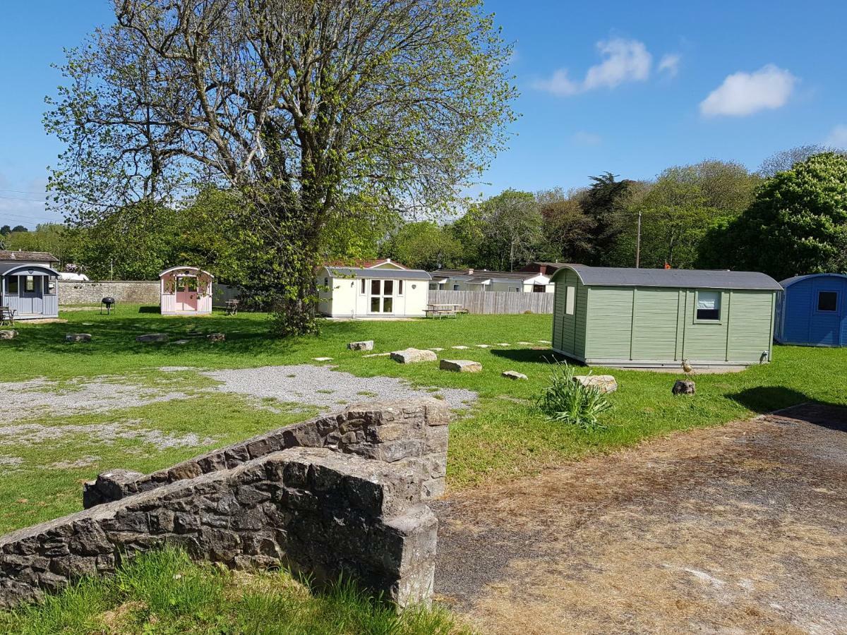 Acorn Camping And Caravan Park 兰特威特马哲 外观 照片
