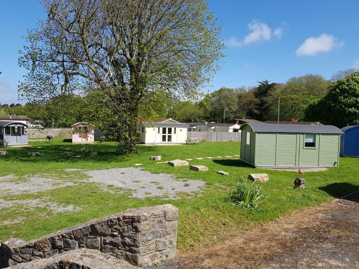 Acorn Camping And Caravan Park 兰特威特马哲 外观 照片