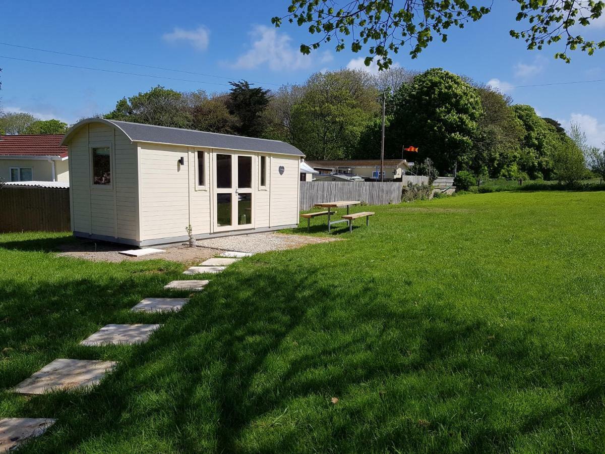 Acorn Camping And Caravan Park 兰特威特马哲 外观 照片