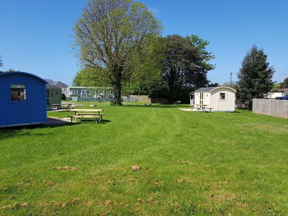 Acorn Camping And Caravan Park 兰特威特马哲 外观 照片