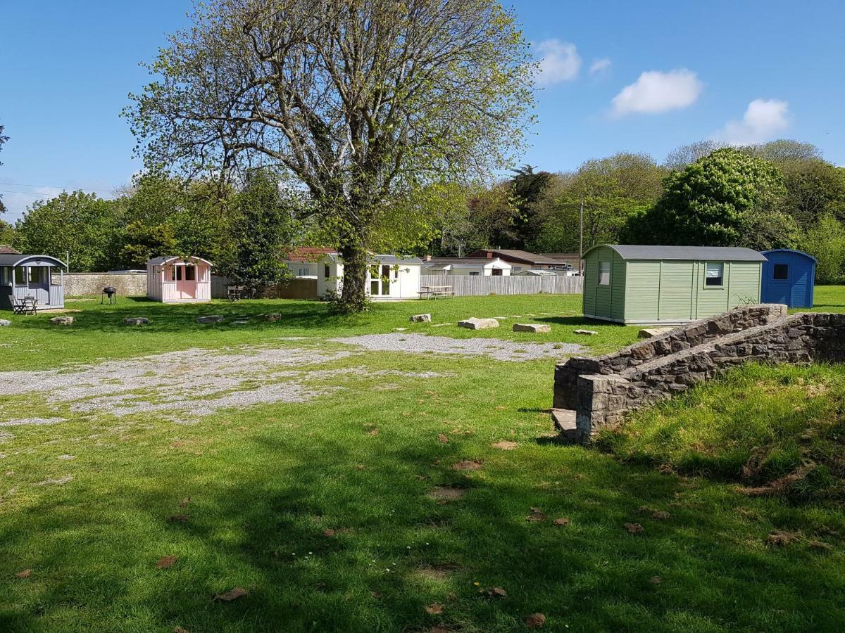 Acorn Camping And Caravan Park 兰特威特马哲 外观 照片