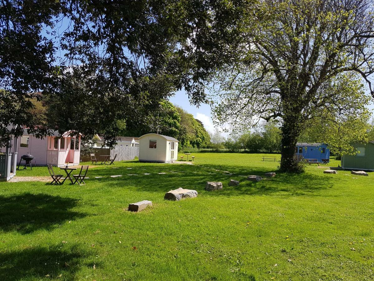 Acorn Camping And Caravan Park 兰特威特马哲 外观 照片