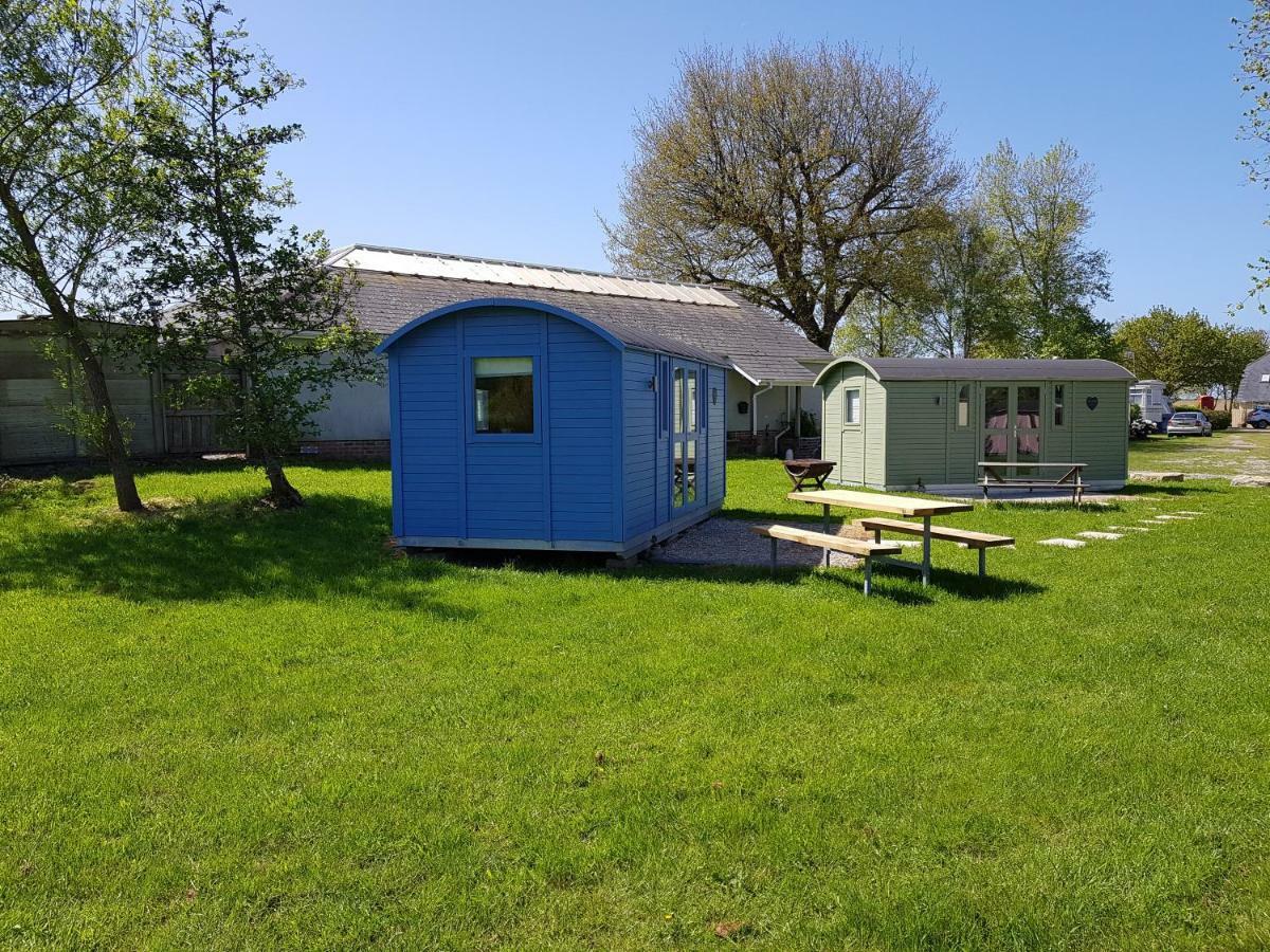 Acorn Camping And Caravan Park 兰特威特马哲 外观 照片