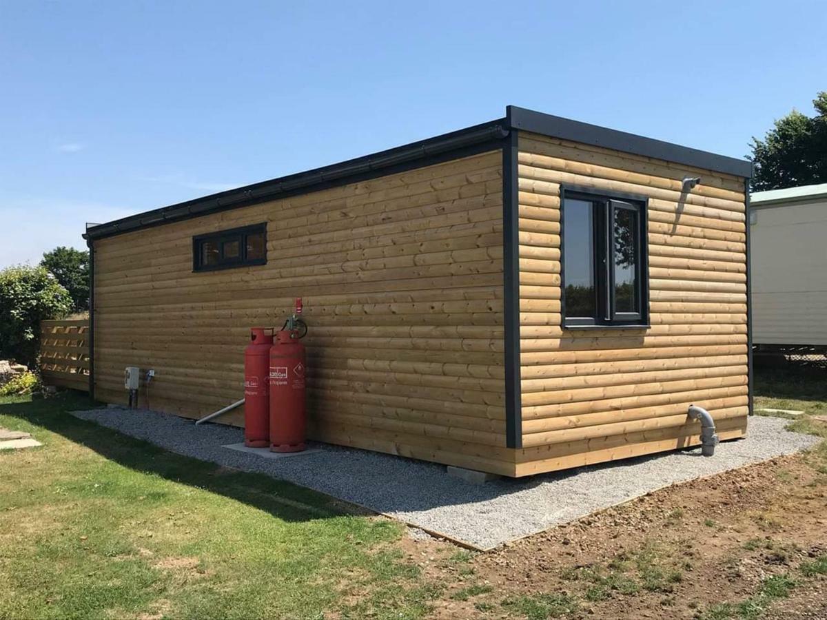 Acorn Camping And Caravan Park 兰特威特马哲 外观 照片