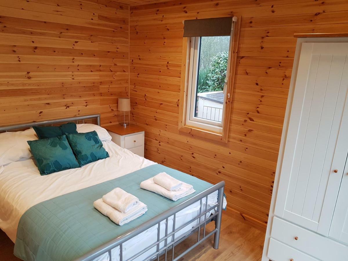 Acorn Camping And Caravan Park 兰特威特马哲 外观 照片