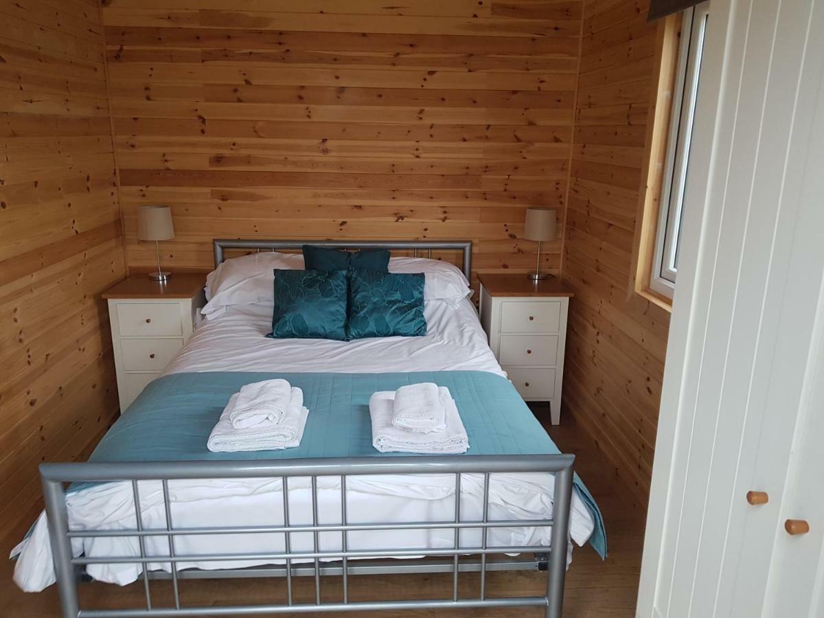 Acorn Camping And Caravan Park 兰特威特马哲 外观 照片