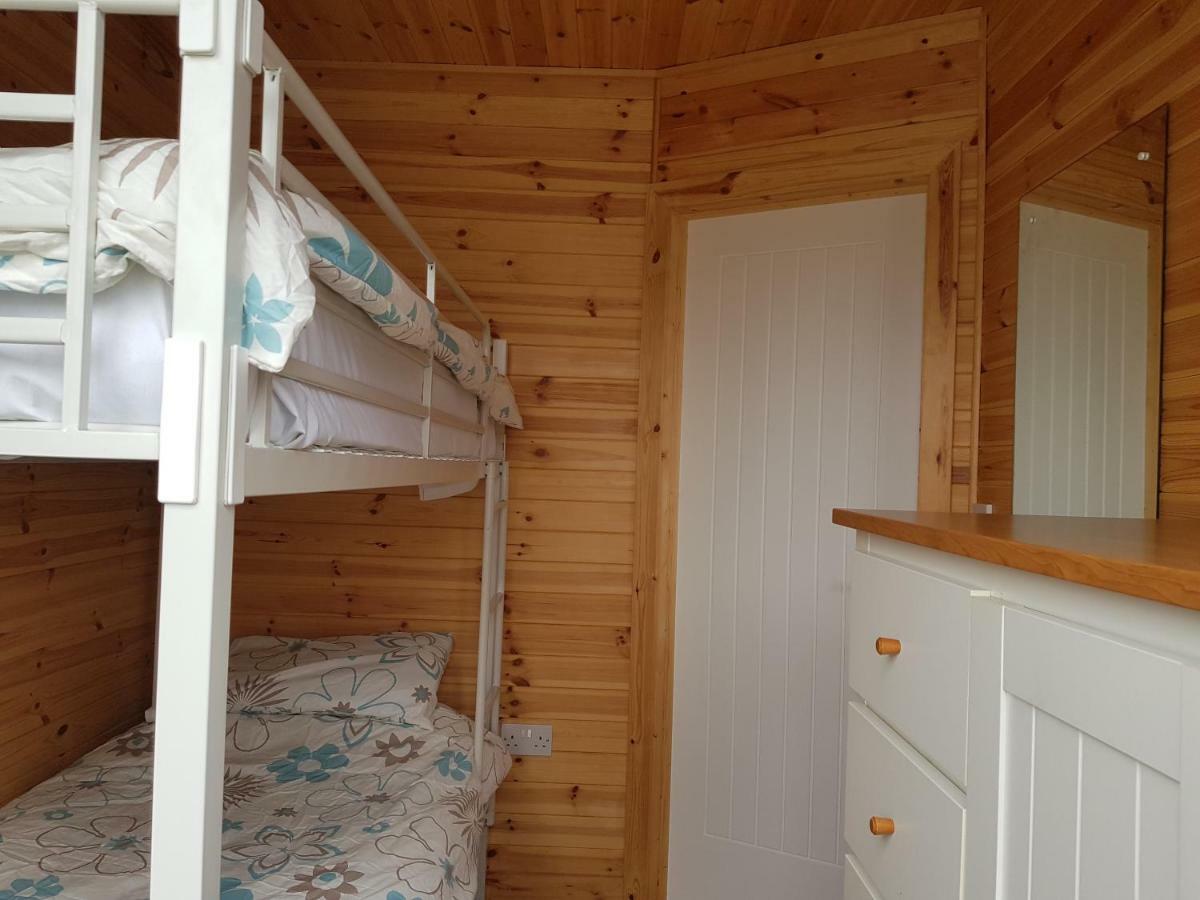 Acorn Camping And Caravan Park 兰特威特马哲 外观 照片