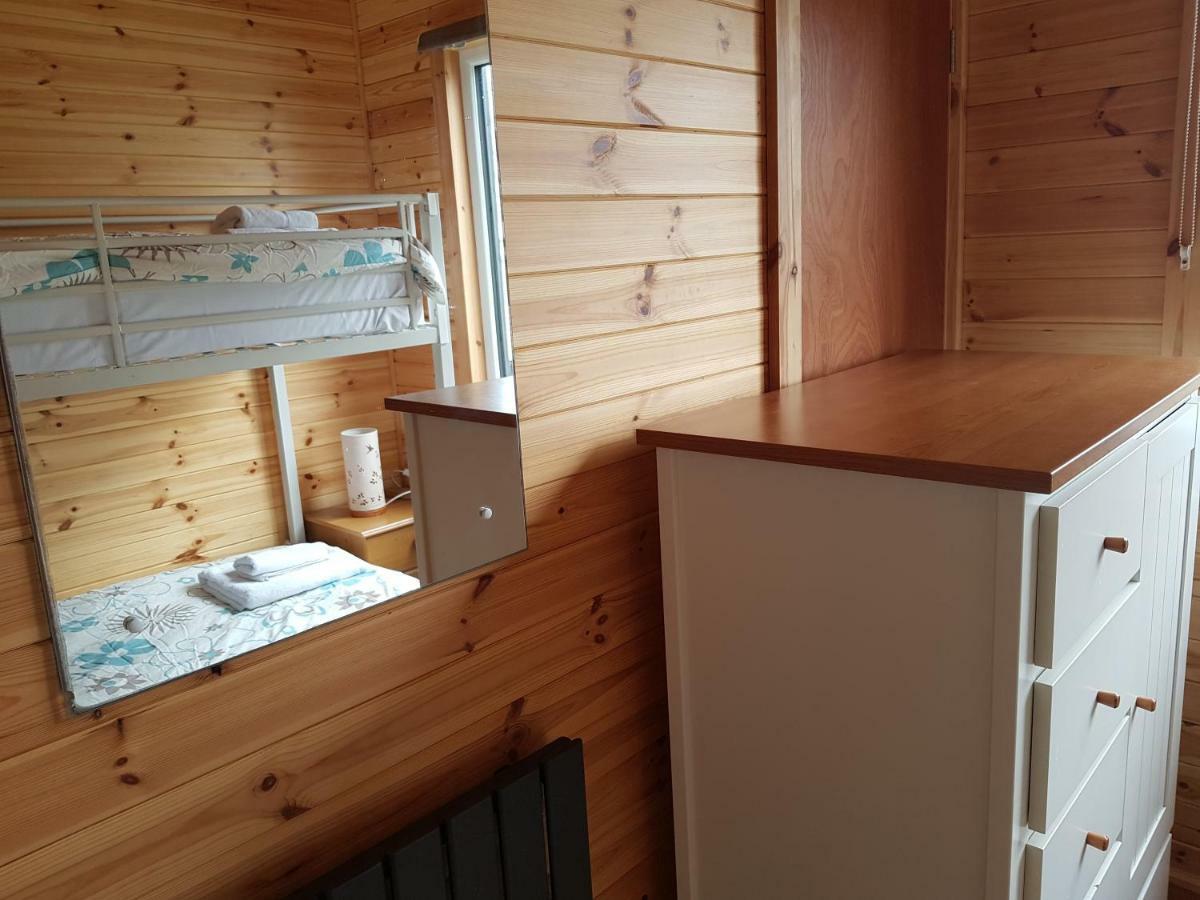 Acorn Camping And Caravan Park 兰特威特马哲 外观 照片