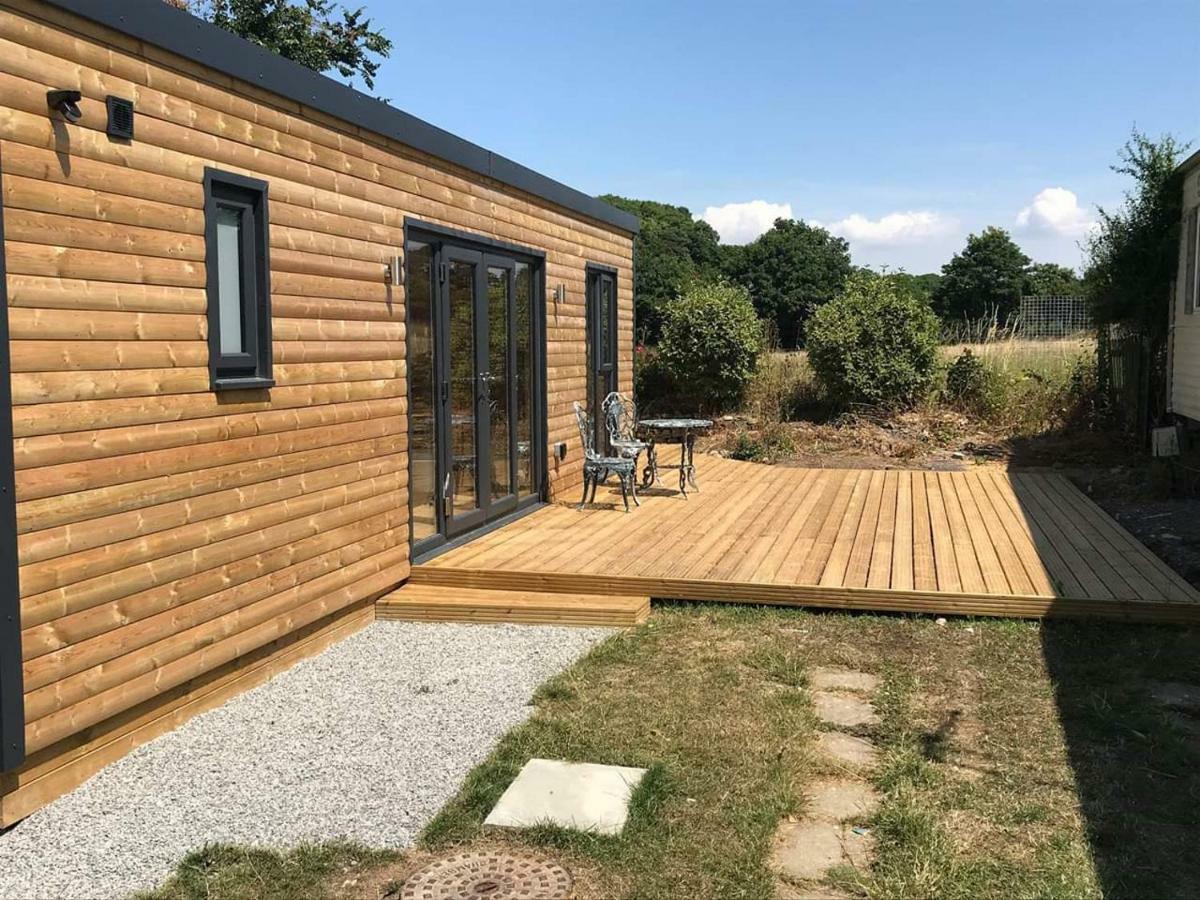 Acorn Camping And Caravan Park 兰特威特马哲 外观 照片